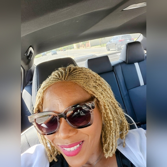 🎉 I’ve gone LIVE!  Jewelry deals are poppin’—don’t miss out! SHARE SHOW - Picture 5 of 5